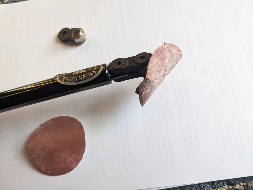 Bộ chuyển đổi giấy nhám Crown Revolution cho tiện gỗ - Image 1