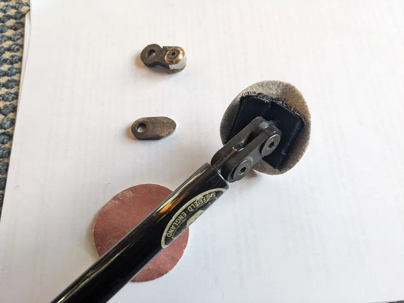 Bộ chuyển đổi giấy nhám Crown Revolution cho tiện gỗ - Image 2