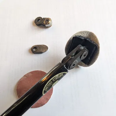 Bộ chuyển đổi giấy nhám Crown Revolution cho tiện gỗ