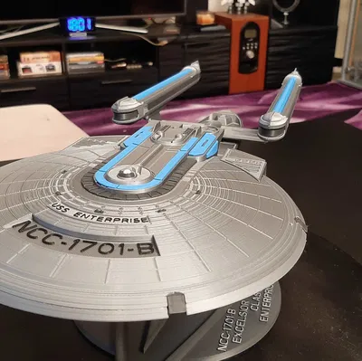 Mô hình tàu Enterprise-B lớp Excelsior