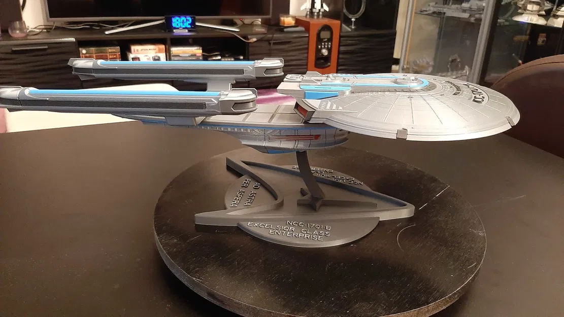 Mô hình tàu Enterprise-B lớp Excelsior - Image 6