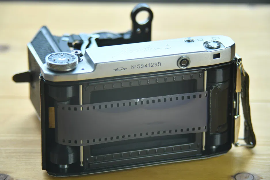 Adapter Chuyển Đổi Phim 35mm Sang 120 - Không Cần Hỗ Trợ - Image 3