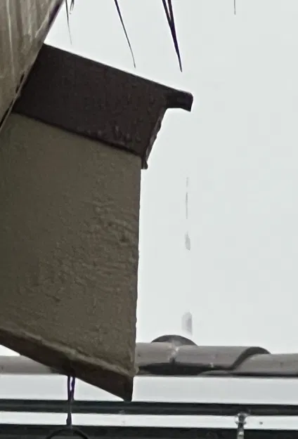 Chụp Bảo Vệ Xà Gồ Mái Nhà Chống Nắng Mưa - Image 1