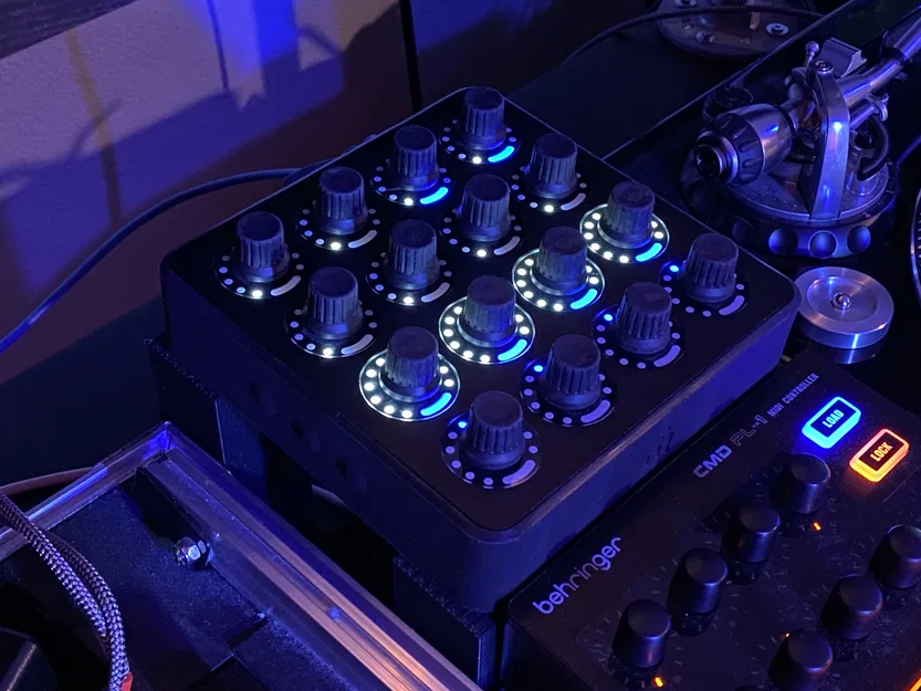 Chân đế Midi Fighter Twister - Image 1