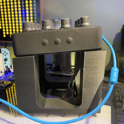 Chân đế Midi Fighter Twister