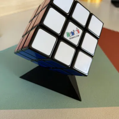 Chân đế Rubik's Cube