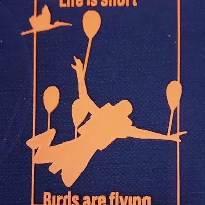 Tranh tường 2D / Cuộc đời ngắn, chim bay... / Cemal Süreya