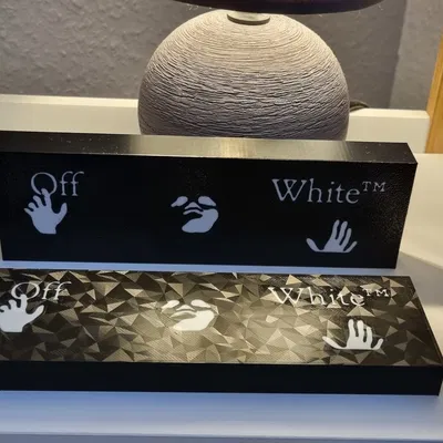 Off White - Đồ trang trí / trưng bày / logo