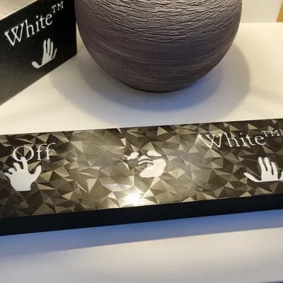 Off White - Đồ trang trí / trưng bày / logo