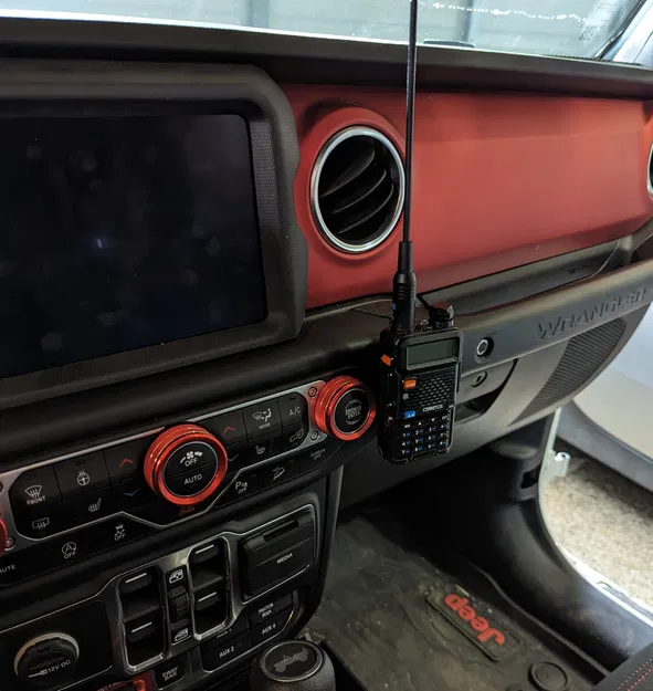 Giá đỡ Baofeng UV-5R cho Jeep Wrangler JL - Image 1