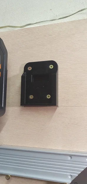 Giá đỡ pin TITAN 18V 5A - Image 1