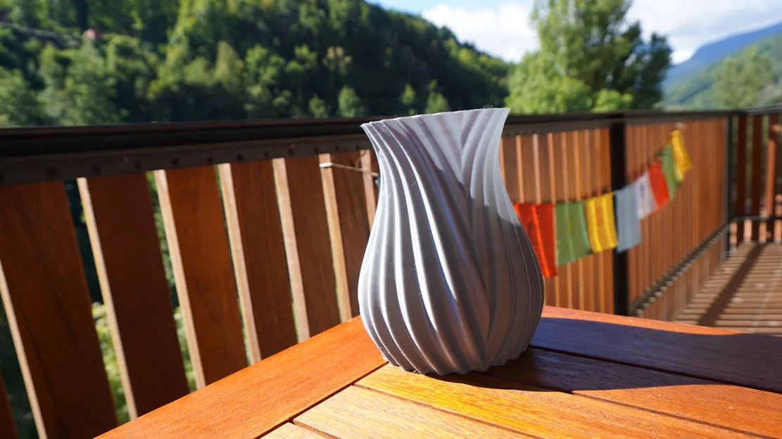 Bình Xoắn Đối Xứng - Image 2