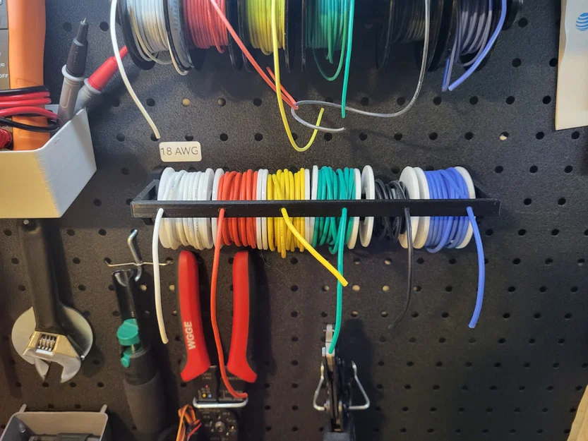 Giá Đỡ Dây Điện Cho Bảng Pegboard - Image 1