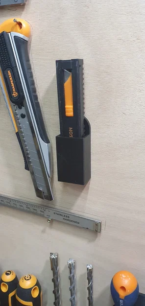 Giá Đỡ Lưỡi Dao Rọc Giấy MAGNUSSON - Image 2