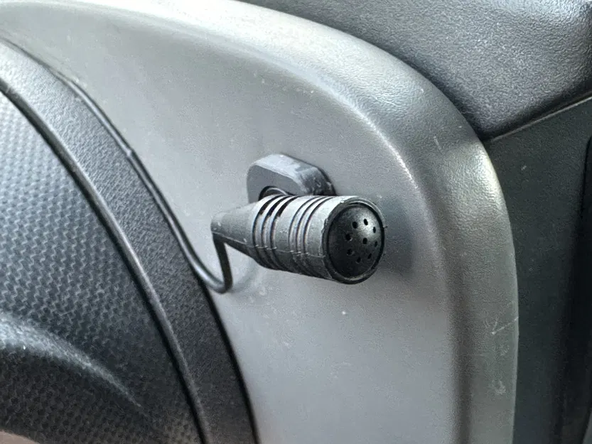 Kẹp Micro Rảnh Tay - Image 1