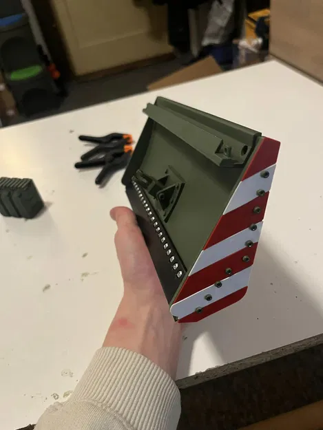 Mặt Hông Phản Quang Cho Lưỡi Ủi Tatra VT 8x8 - Image 1