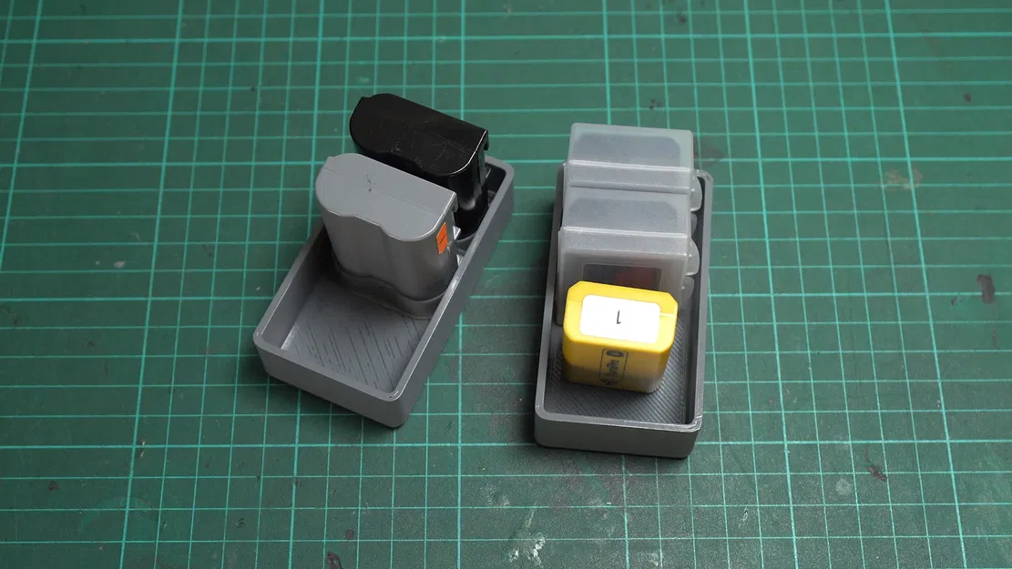 Hộp Chia Ngăn Pin Máy Ảnh IKEA Skadis - Image 1