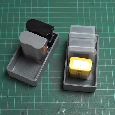 Hộp Chia Ngăn Pin Máy Ảnh IKEA Skadis