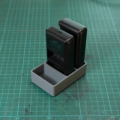 Hộp Chia Ngăn IKEA Skadis Cho Sạc Máy Ảnh XTAR