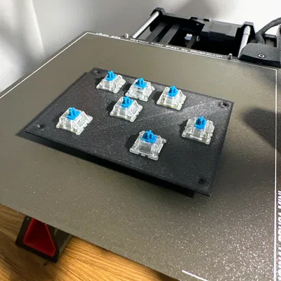 Bàn phím QLC+ tùy chỉnh cho 7 nút MX