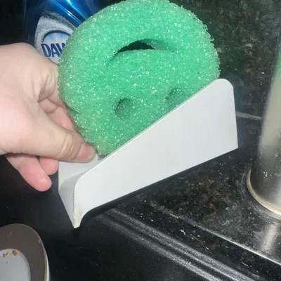 Kệ Gắn Chà Rửa Scrub Daddy Sát Bàn