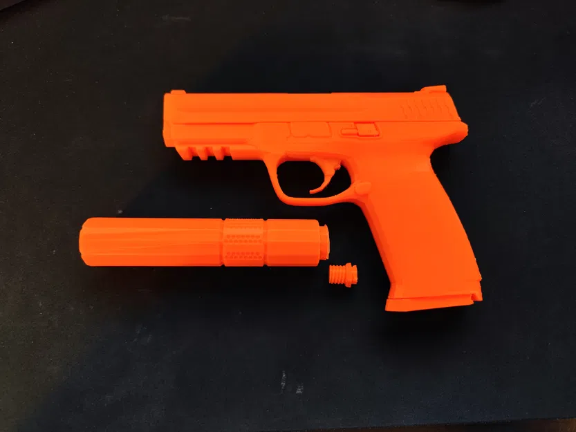 Lycoris Recoil Takina M&P 9 - Image 4