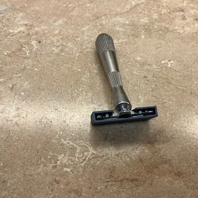 Vỏ Bọc Du Lịch Cho Dao Cạo Leaf Twig