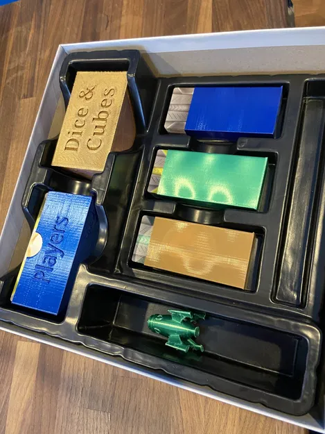 Hộp Đựng và Quân Cờ Khởi Đầu Chủ Đề Không Gian - Image 1