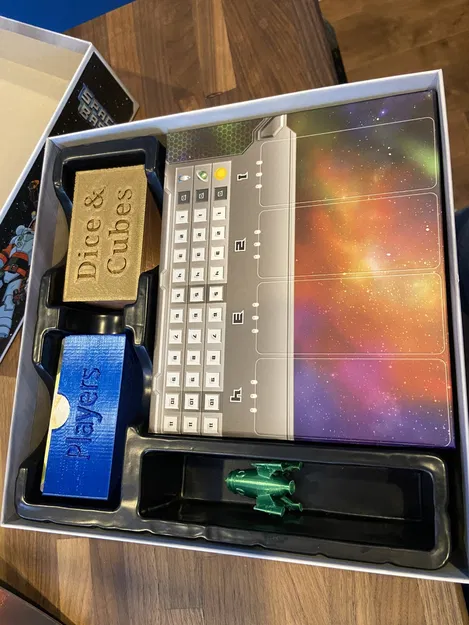 Hộp Đựng và Quân Cờ Khởi Đầu Chủ Đề Không Gian - Image 2