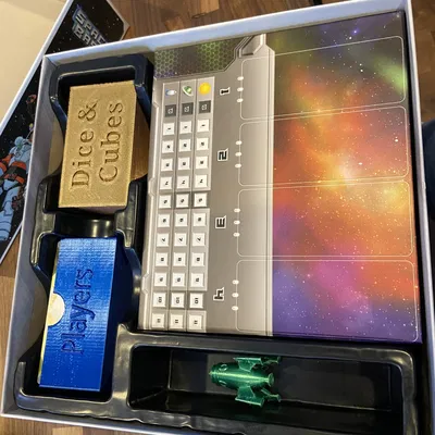 Hộp Đựng và Quân Cờ Khởi Đầu Chủ Đề Không Gian