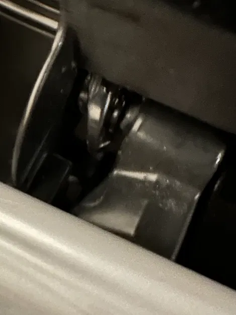 Phụ kiện sửa nắp thùng rác Rubbermaid Premier Series IV - Image 2