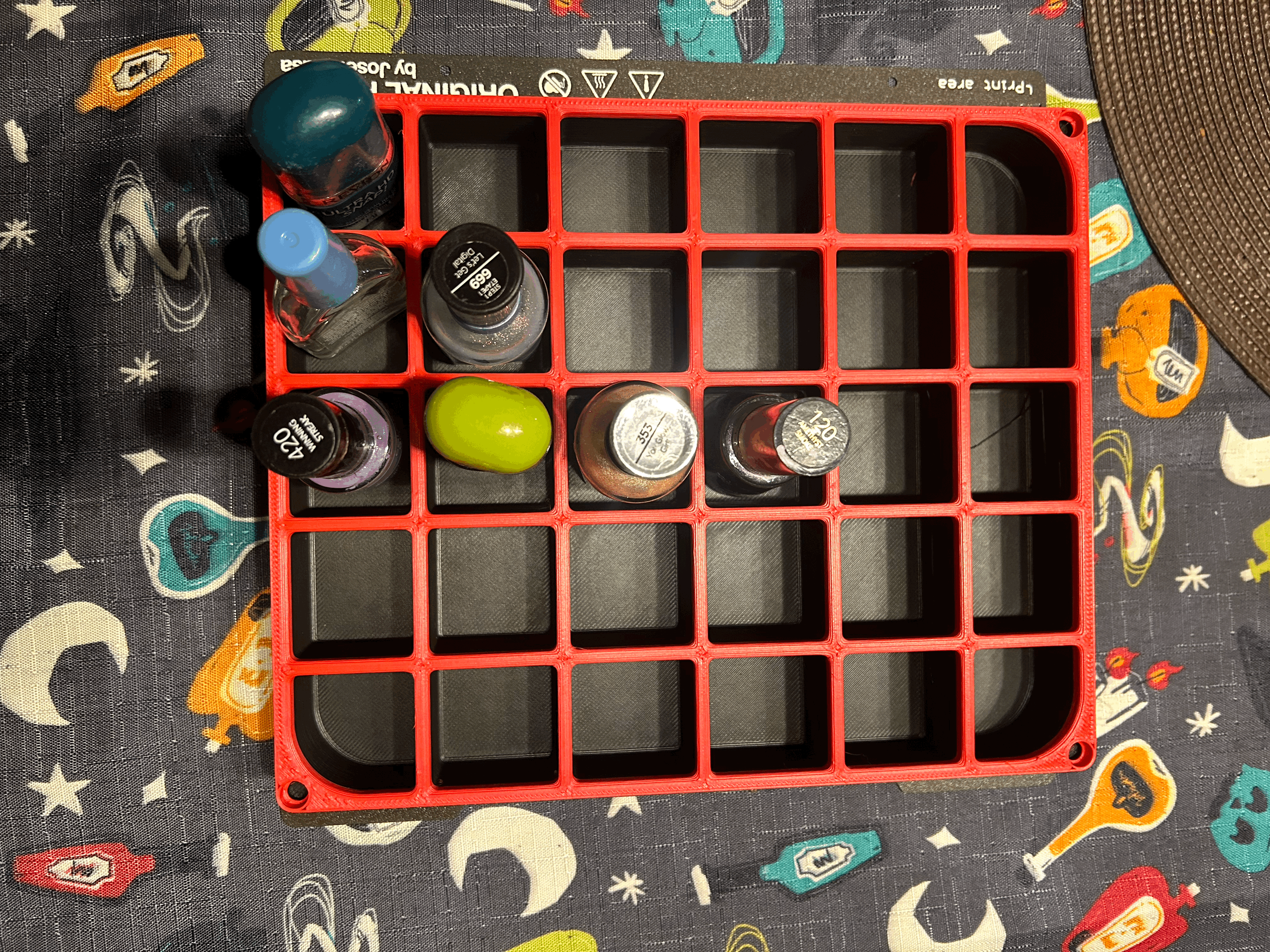 Hộp Đựng Sơn Móng Tay