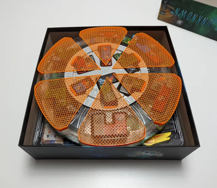 Nắp Che Mâm Xoay Planet Unknown S.U.S.A.N. - Image 1