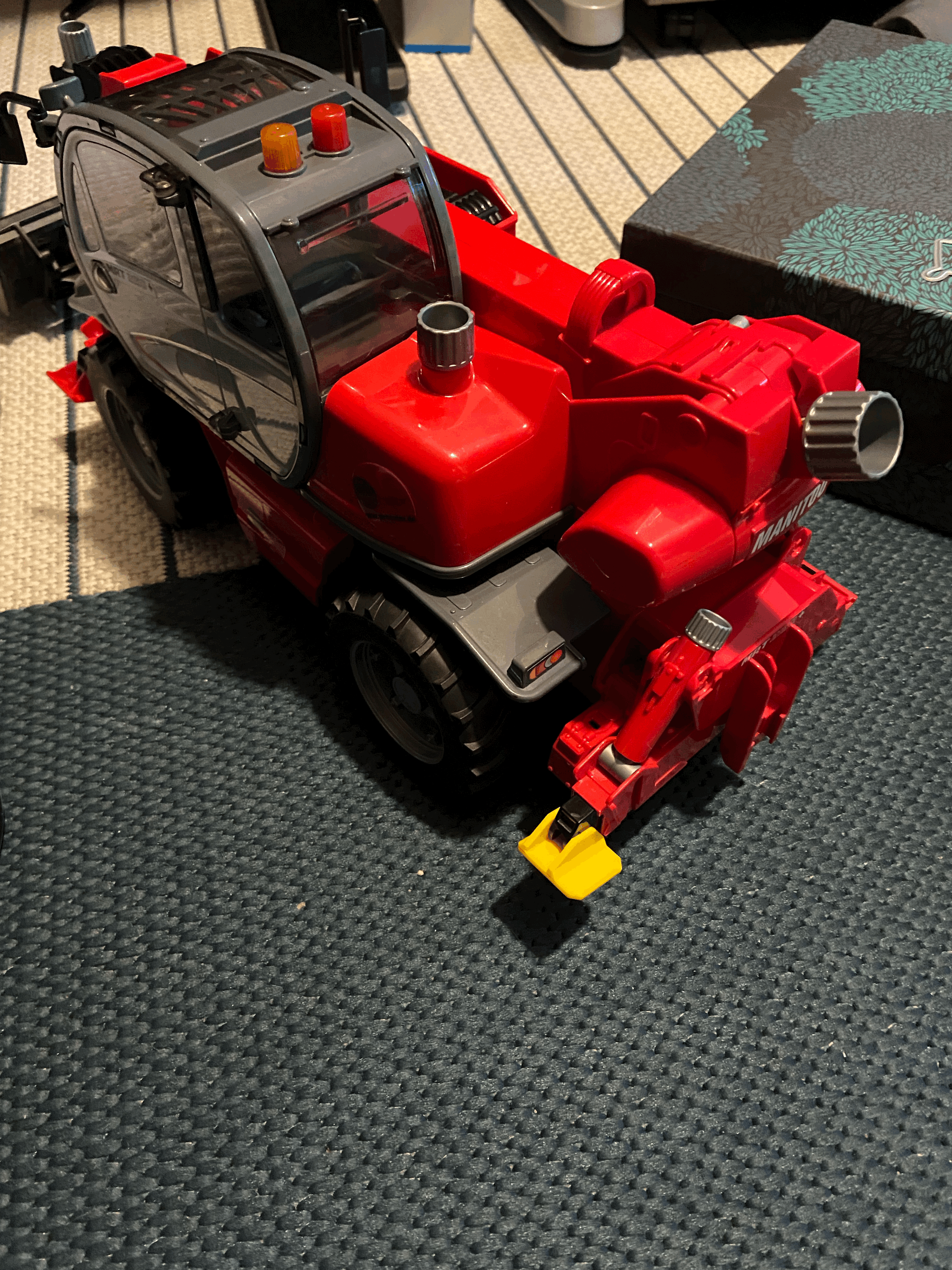 Chân thay thế cho Bruder Manitou 02129 - Thumbnail 2