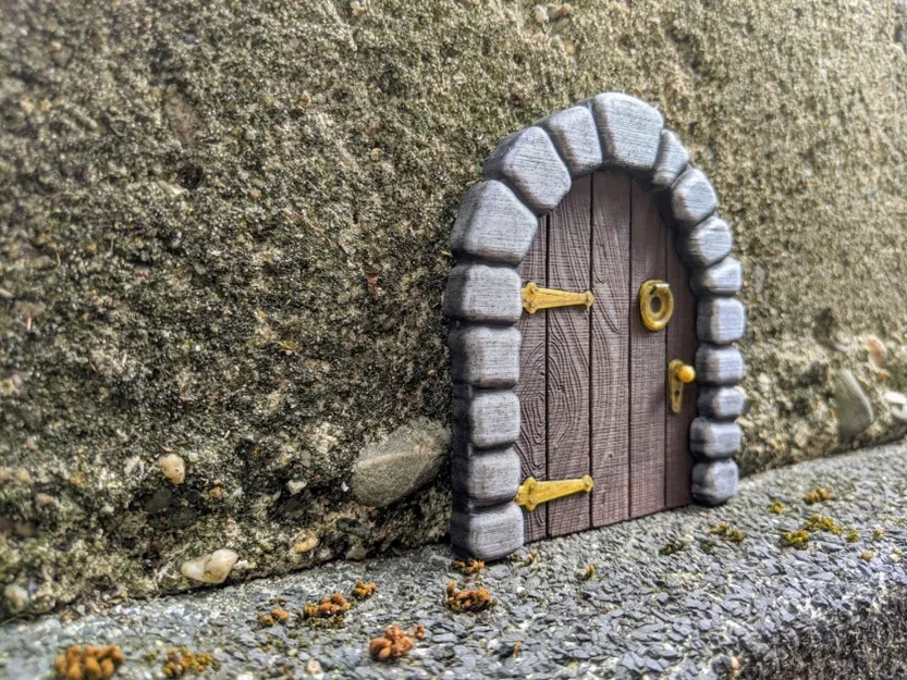 Cửa Nhỏ Xíu Cho Lỗ Chuột - Image 4