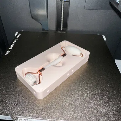 Kệ giữ Face Roller có nam châm để tổ chức nhà tắm