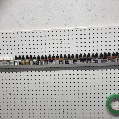 Đế Đựng Sơn Cho Bảng Pegboard