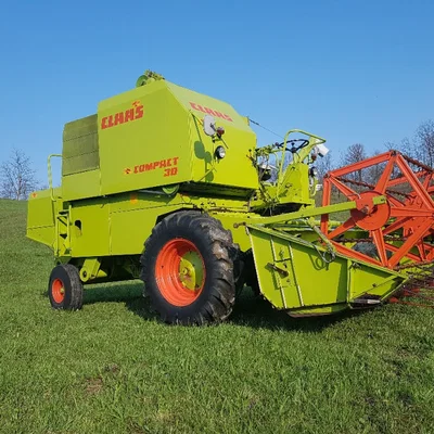 Chụp lọc gió máy gặt Claas compact 30