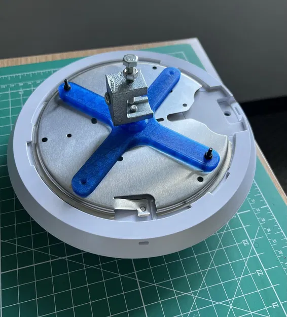 Giá đỡ kẹp dầm UniFi6 Long-Range - Image 1