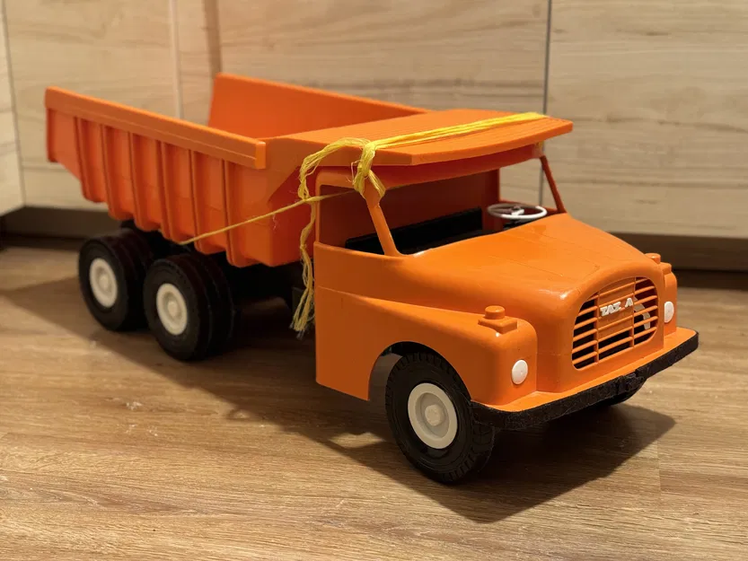 Tatra T148 - Nắp Mâm Xe Bánh Sau - Image 1