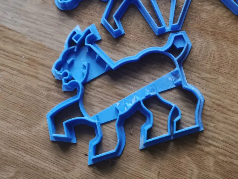 Khuôn Cắt Bánh Gừng Hình Linh Miêu Huy Hiệu - Image 1