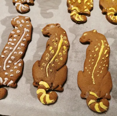 Dụng cụ cắt bánh gừng hình con báo