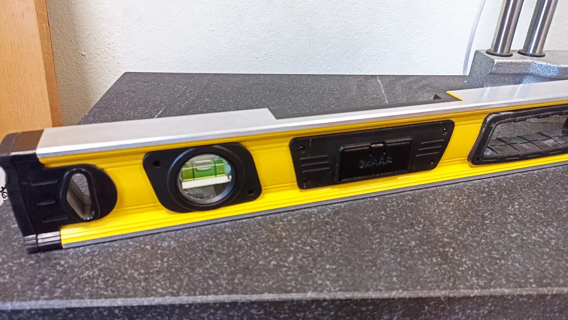 Nắp pin cho máy cân bằng điện tử Stanley Fatmax - Image 2