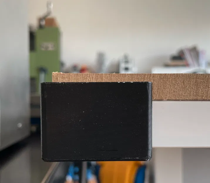 Chân góc bàn cho mặt bàn MDF hy sinh - Image 1