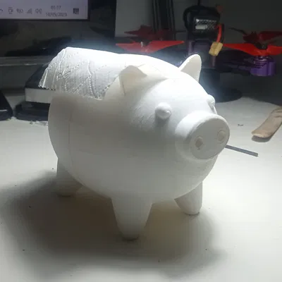 Chú Heo Nhỏ Ăn Giấy Vệ Sinh