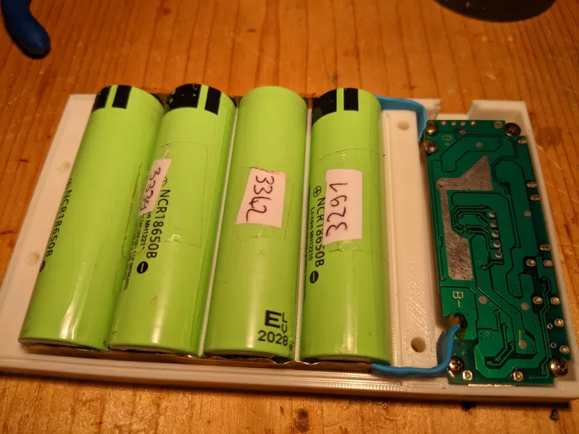 Vỏ sạc dự phòng cho pin 18650 - Image 2