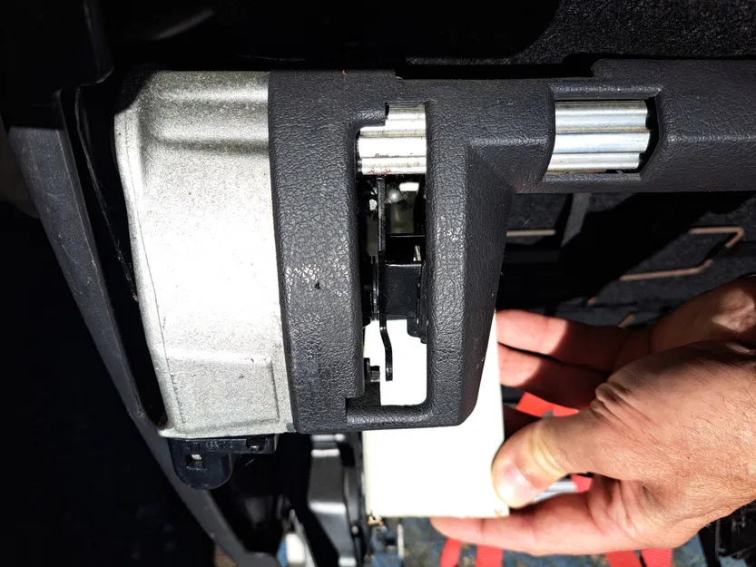 Tay nắm ghế Citroen C8 - Image 11