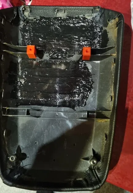 Sửa chữa chỗ tì tay Volvo S60 V70 P2 - Image 2