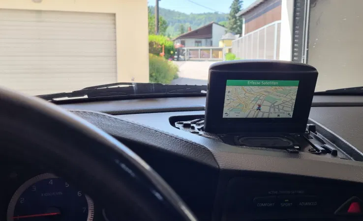 Độ lại hệ thống định vị RTI GARMIN cho Volvo S60 V70 R P2 - Image 2