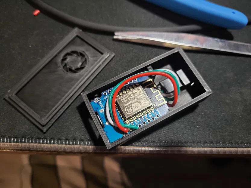 Vỏ D1 Mini có chỗ cắm LED - Image 3